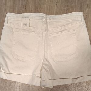 High-Rise White Denim Jean Shorts — Clean Back-Pocket Style